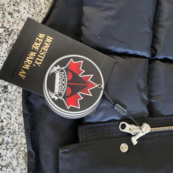 NWT Moose Knuckles Women's Stirling Down ParkaβBuilt for Harsh Winters βοΈ(#126) - Picture 13 of 13